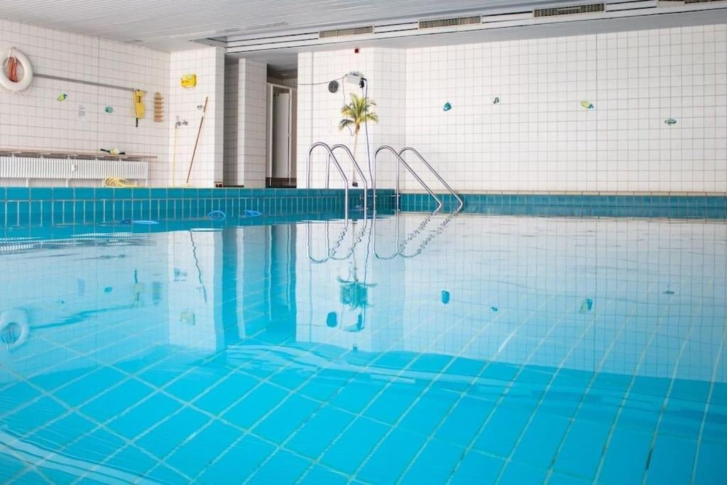 Pool, Sauna & Schwarzwald-Idylle Lägenhet Unterkirnach Exteriör bild