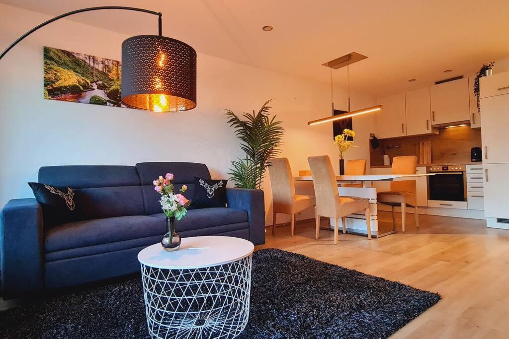 Pool, Sauna & Schwarzwald-Idylle Lägenhet Unterkirnach Exteriör bild